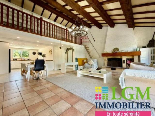 Lattes Maurin: Maison T8 de 240 m² Habitables, en R+1, sur. 243m² Lattes