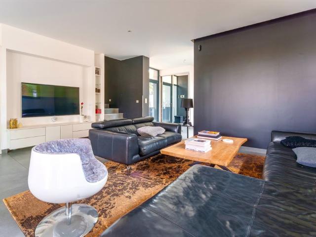 Lattes Villa contemporaine avec piscine et jacuzzi
