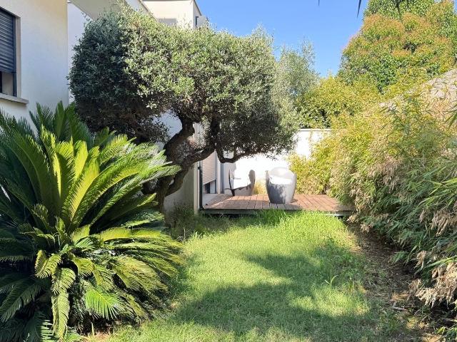 Lattes, Villa contemporaine de 2016 avec piscine dans un cad. 180m² Lattes