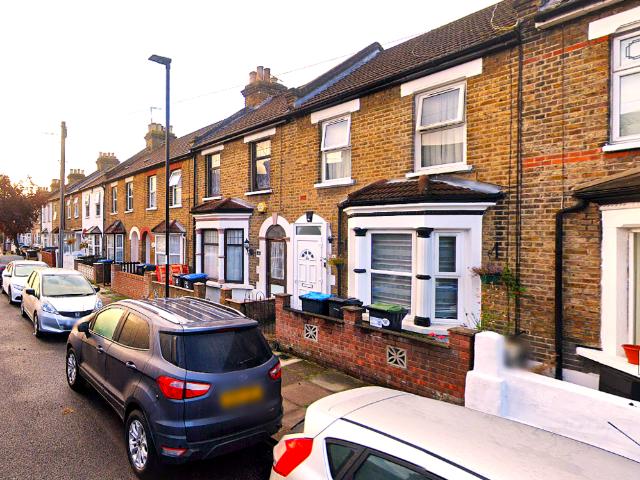 Latymer Way, London N9 4 bed terraced house to rent £2,450 pcm £565 pw