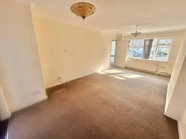 Latchetts Shaw, Basildon, Property for rent