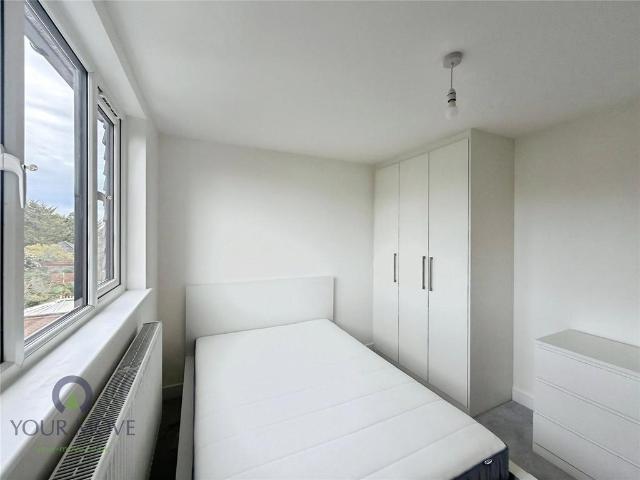 Latham Road, Bexleyheath DA6 1 bed in a house share to rent £1,050 pcm £242 pw