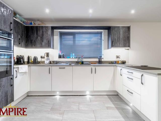 Latimer House, 4 Saint Catherines. 2 bed apartment to rent £1,400 pcm £323 pw