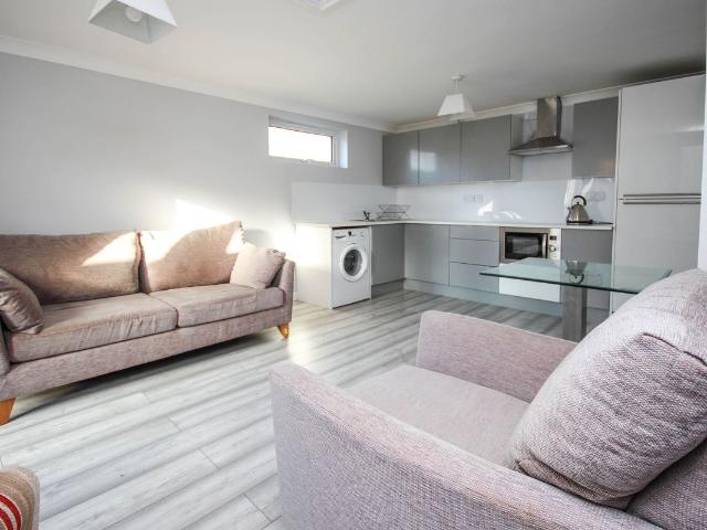 Latimer Road, Bournemouth BH9, 4 bed property to rent, £2,400 pcm | PrimeLocation