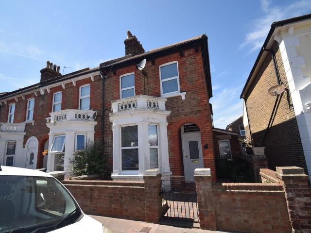 Latimer Road, Eastbourne BN22, 3 bed end terrace house to rent, £1,300 pcm | PrimeLocation