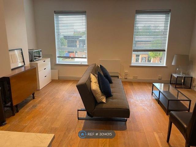 Latimer Road, London W10, 1 bed flat to rent, £1,950 pcm | PrimeLocation