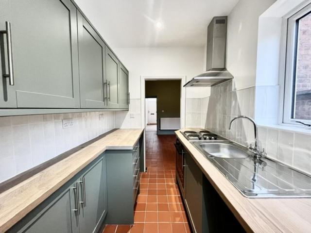 Latimer Street, Leicester, LE3 2 bed terraced house to rent £995 pcm £230 pw