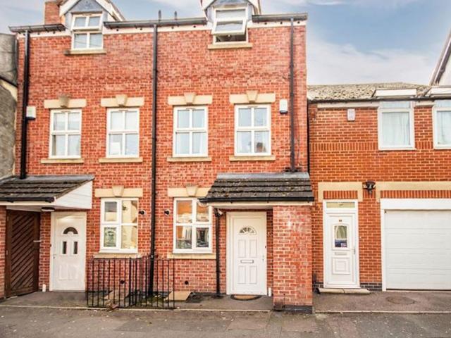 Latimer Street, Leicester LE3, 4 bed terraced house to rent, £1,360 pcm | PrimeLocation