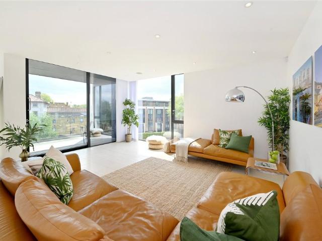Latitude House, Primrose Hill NW1 3 bed apartment to rent £6,933 pcm £1,600 pw