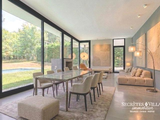 LATRESNE VILLA CONTEMPORAINE 260M2 + S/SOL SUR PARC 5055M2