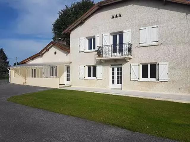 Latrille 40800 Location appartement 5 pièces t5 terrasse