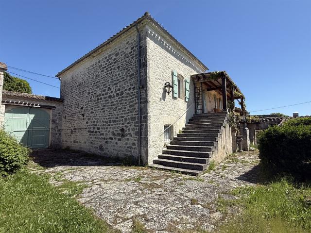 Lauzerte Deux maisons en pierre avec grange et jardins 120m² Lauzerte