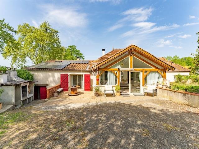 Lauzerte Maison Ancienne Renovee Et Dependances 169m² Lauzerte