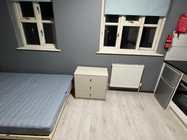 Laud Close, Reading, Berkshire RG1, 1 bed flat to rent, £1,095 pcm | PrimeLocation