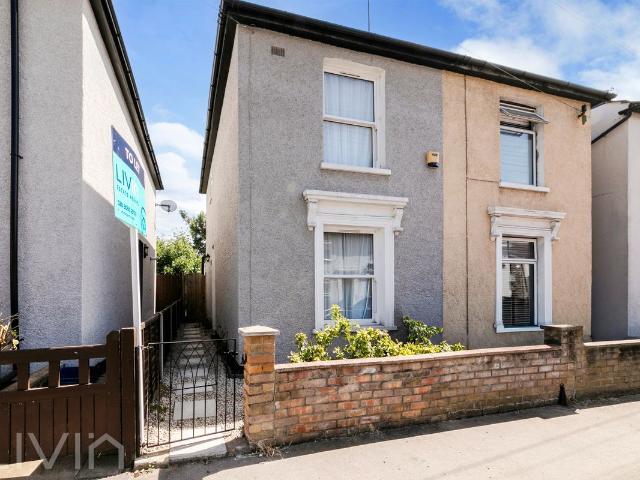 Laud Street, Croydon CR0, 3 bed end terrace house to rent, £2,000 pcm | PrimeLocation