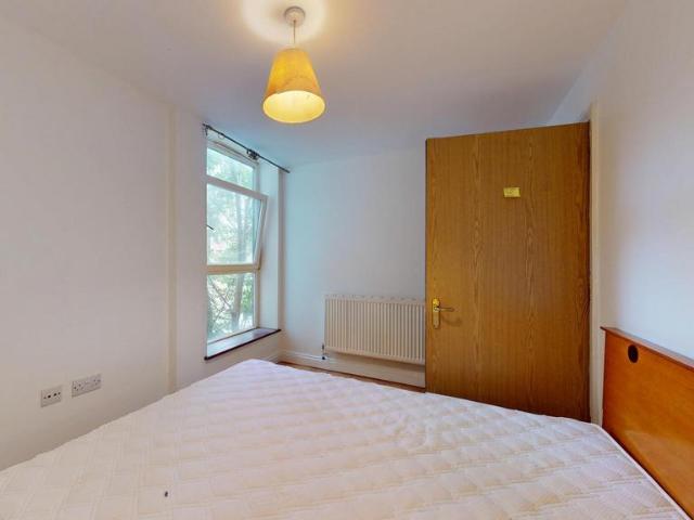 Laugan Walk, London SE17 1 bed flat to rent £1,900 pcm £438 pw