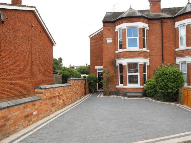 Laugherne Road, Worcester WR2 6 bed semi detached house to rent £624 pcm £144 pw