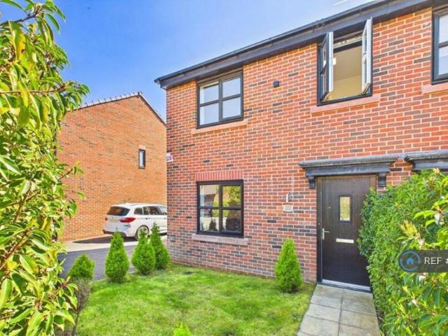Laughton Avenue, Manchester, M28 3 bed semi detached house to rent £1,750 pcm £404 pw