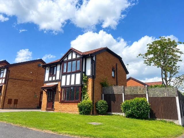 Launceston Road, Manchester M26 3 bed detached house to rent £1,550 pcm £358 pw