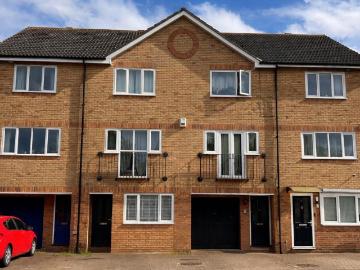 Launde, Monkston, Milton Keynes 4 bed terraced house to rent £1,850 pcm £427 pw