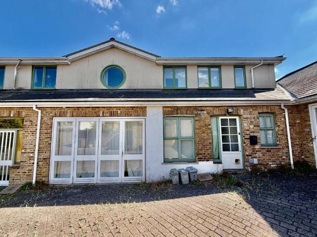 Laundry Mews, Forest Hill, London, SE23 2 bed house to rent £2,300 pcm £531 pw