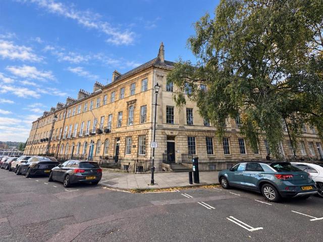 Laura Place, Bath 2 bed flat to rent £1,750 pcm £404 pw