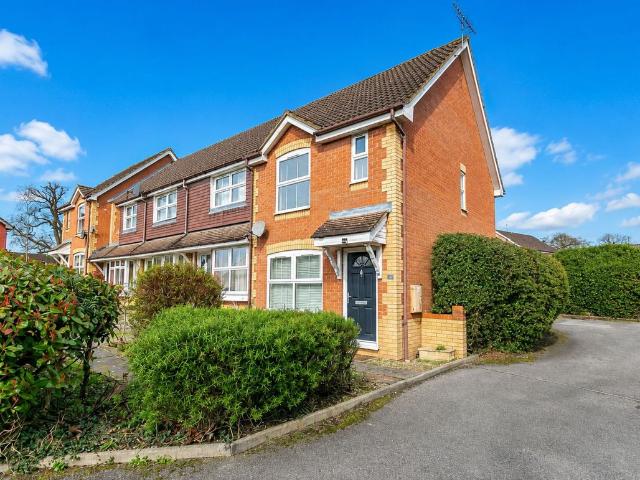 Laureate Way, Hemel Hempstead HP1, 2 bed terraced house to rent, £1,700 pcm | PrimeLocation