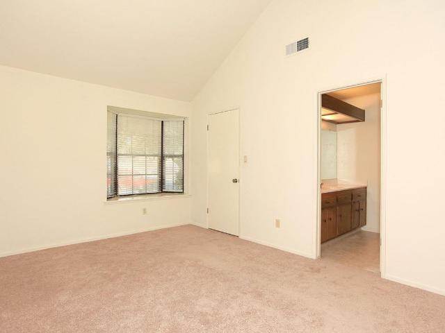 Laurelwood Gardens 2 Bedroom Apartment for Rent at 7601 Olympia Dr, Bakersfield, CA 93309 Laurelglen