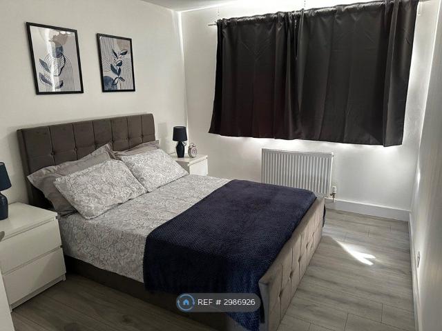 Laurel Court, London SE25, 2 bed flat to rent, £1,800 pcm | PrimeLocation