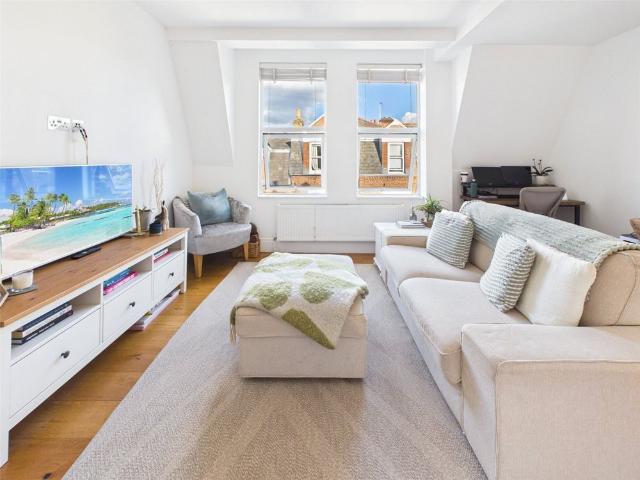 Laurel Avenue, Twickenham, Middlesex, TW1