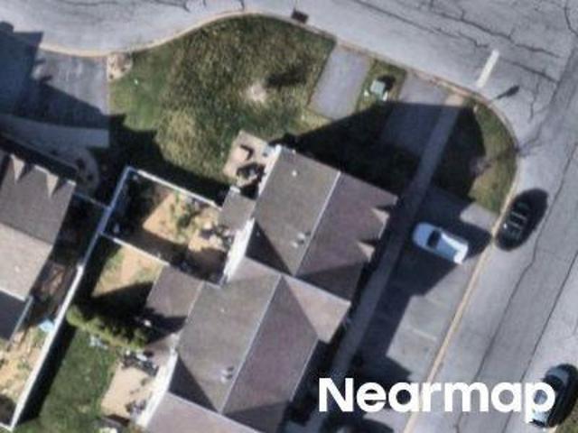 Laurel Dr