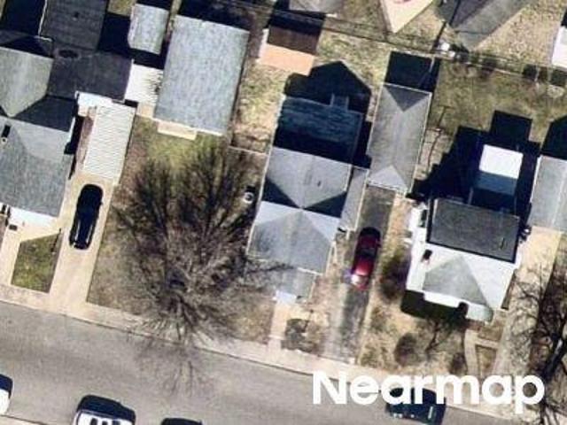 Laurel St