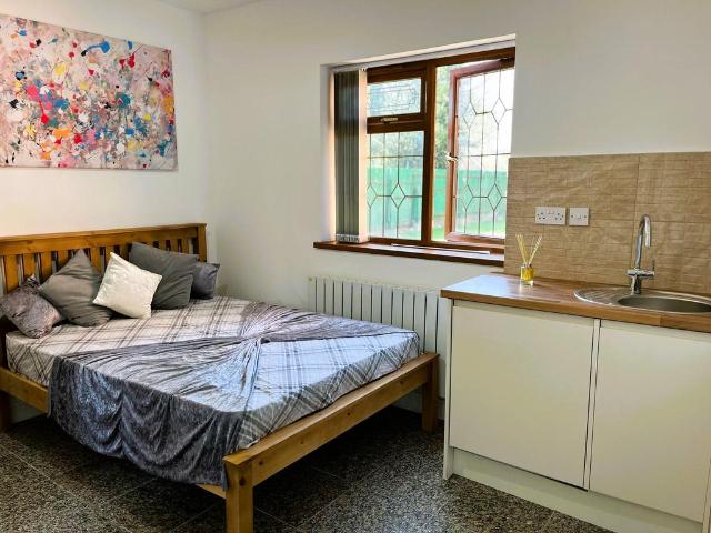 Laurel Road, Handsworth B21 1 bed in a house share to rent £675 pcm £156 pw