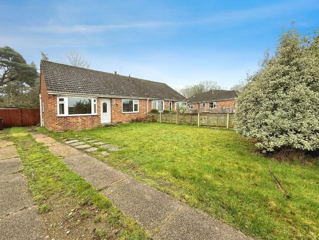 Laurel Road, Norwich NR7, 2 bed bungalow to rent, £1,400 pcm | PrimeLocation