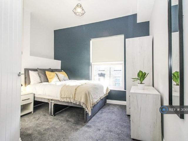 Laurel Terrace, Armley, Leeds, LS12 1 bed in a house share to rent £665 pcm £153 pw