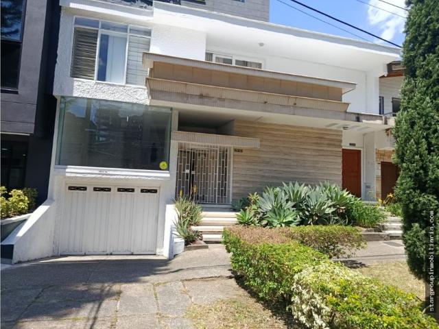 Laureles nogal Casa dos niveles en venta