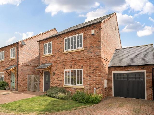 Laurels Farm Drive, Church Fenton. 4 bed detached house to rent £1,750 pcm £404 pw