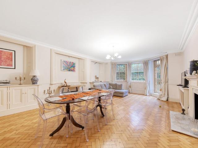 Lauriston Road SW19, 2 bed flat to rent, £3,000 pcm | PrimeLocation