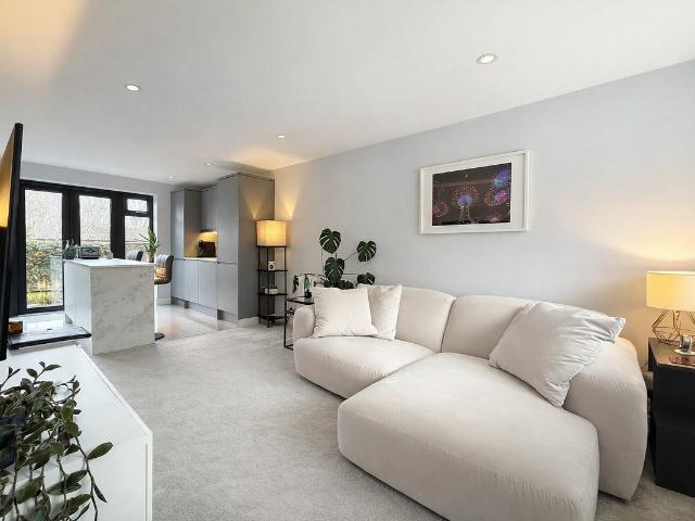 Laurus Close, Waterlooville PO7, 2 bed terraced house to rent, £1,550 pcm | PrimeLocation