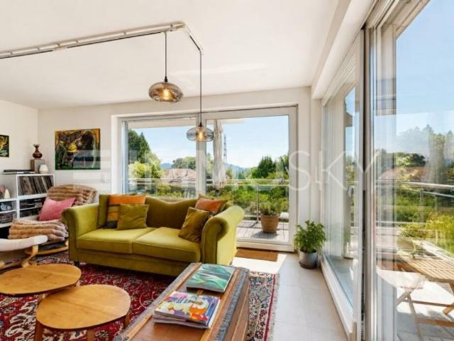 Lausanne: 4.5 pièces avec grand balcon et vue sur la forêt