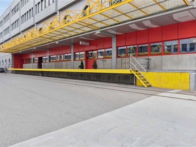 Lausanne Industrie und Gewerbeflächen im Erdgeschoss