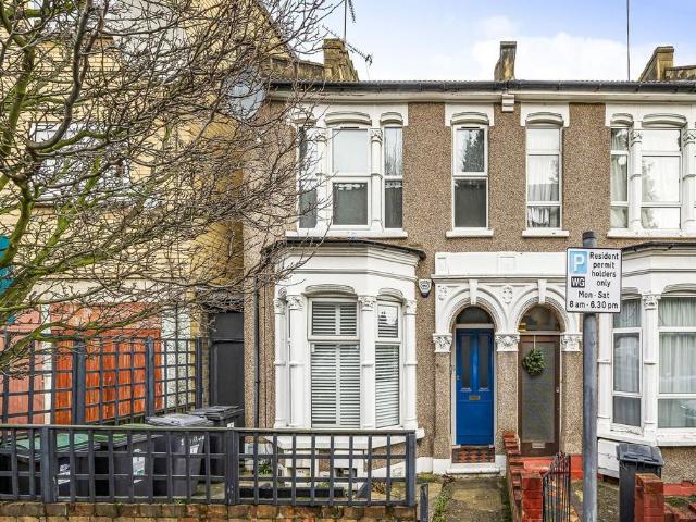Lausanne Road, Harringay, London, N8 2 bed flat to rent £3,350 pcm £773 pw