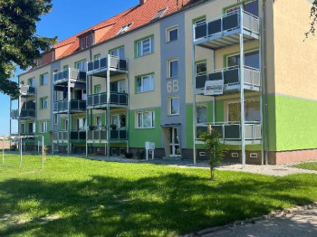 LAUSSIG OT PRESSEL * 4 ZIMMER WOHNUNG im ERDGESCHOSS mit SONNIGEM BALKON * PARKPLATZ vor der Tür