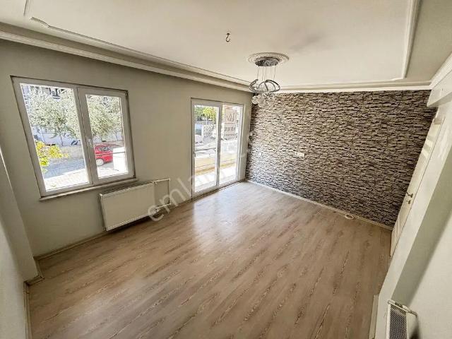 Diş Hastanesi Yanında Kiralık 3+1 Kapalı Mutfak Daire Lav Gayrimenkul