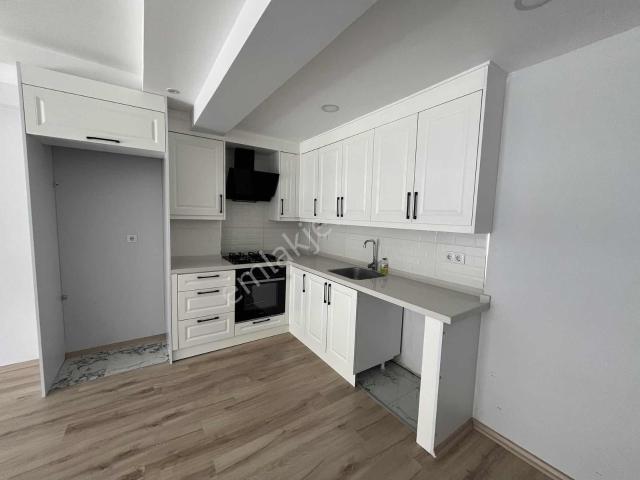 Lavınıa'dan Ebeveyn Banyolu Kiralık Daire