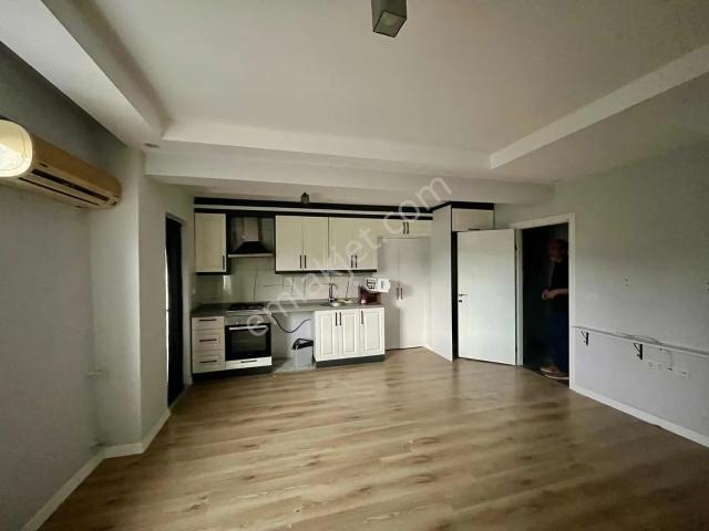 Lavınıa'dan Hastaneye Yakın 2+1 Havuzlu Kiralık Daire