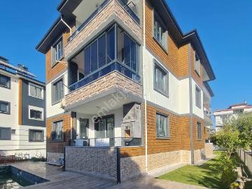 Lavınıa'dan Havuzlu Butik Sitede Ebeveyn Banyolu Kiralık Daire