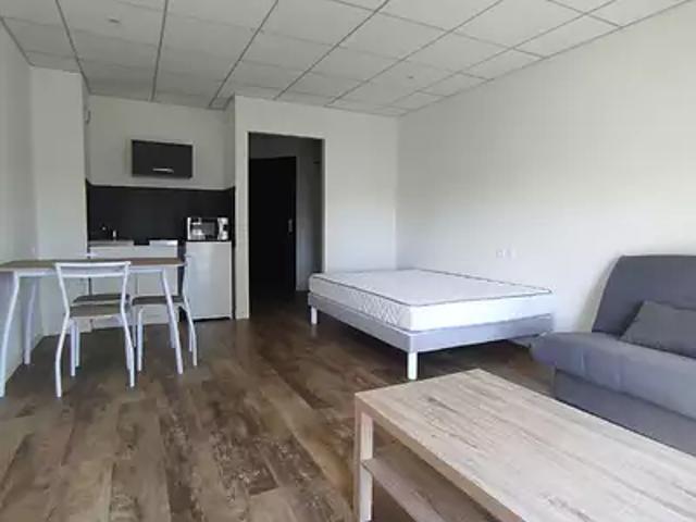 Laval 53000 Location appartement 1 pièce t1 au dernier étage