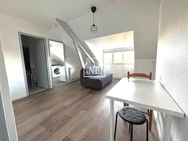 Laval 53000 Location appartement 1 pièce t1 au dernier étage
