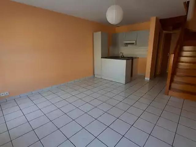 Laval 53000 Location appartement 2 pièces t2 au dernier étage parking